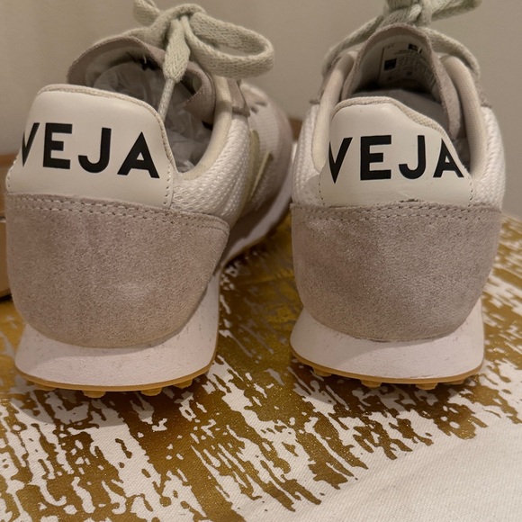 Veja Women's Beige and White Sneakers - Picture 2 of 4